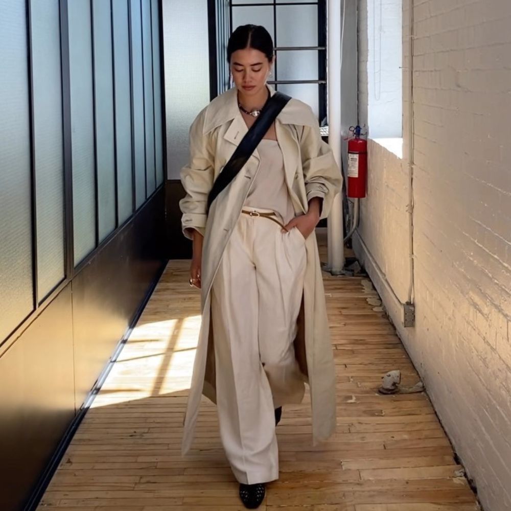 Stylish Dresses Are Updating Their Jeans and Skirt Outfits With This Highly Chic Accessory