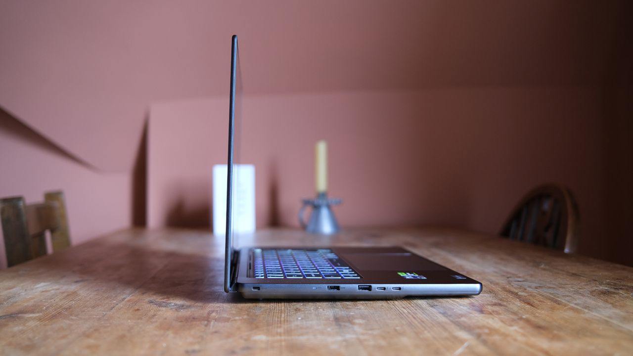 MSI Stealth 16 AI+ 2026 review