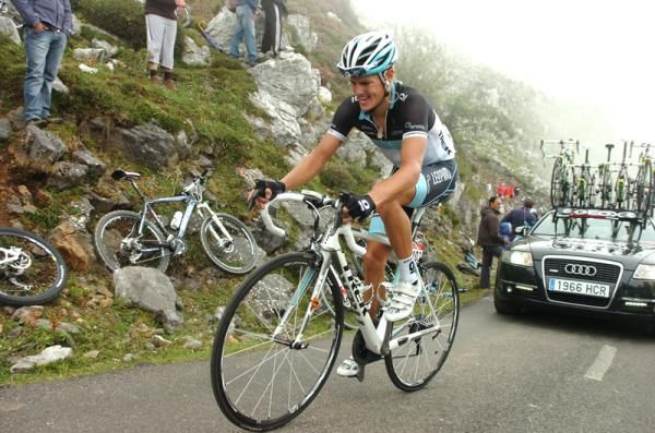 Jakob Fuglsang (Leopard Trek) digs deep