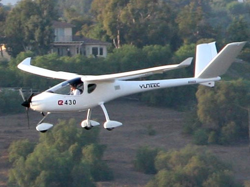 The Chinese-British all-electric Yuneec E430 takes to the skies in LA