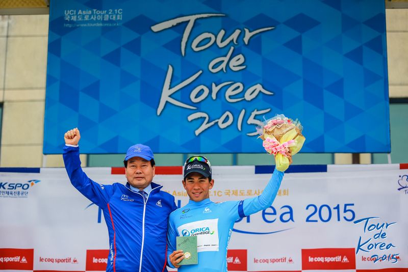 Caleb Ewan (Orica-GreenEdge) in the points classification jersey