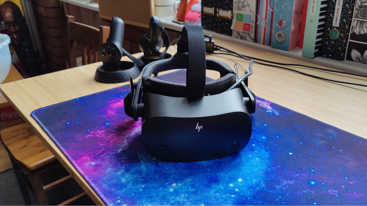 HP Reverb G2 VR headset front view