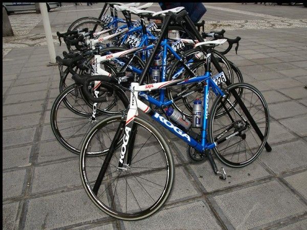 Skil-Shimano rider Floris Goesinnen set off on a Dura-Ace Di2 electronic drivetrain.