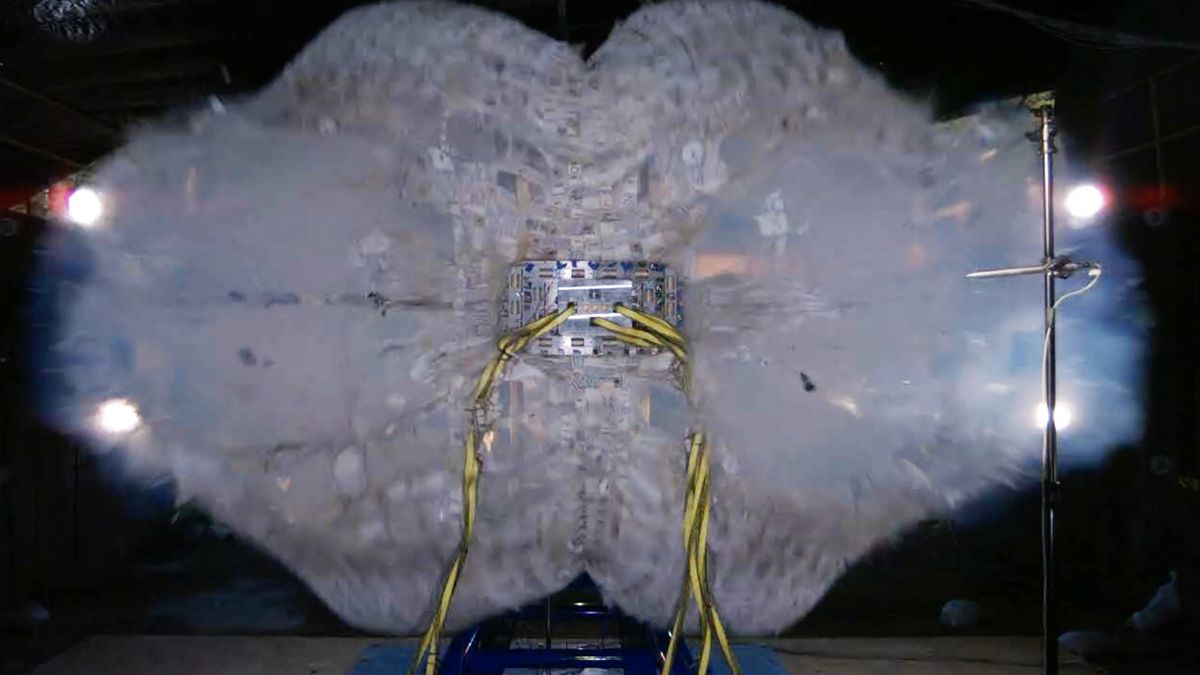 Explosion!  Inflatable space station module explodes during testing (video)