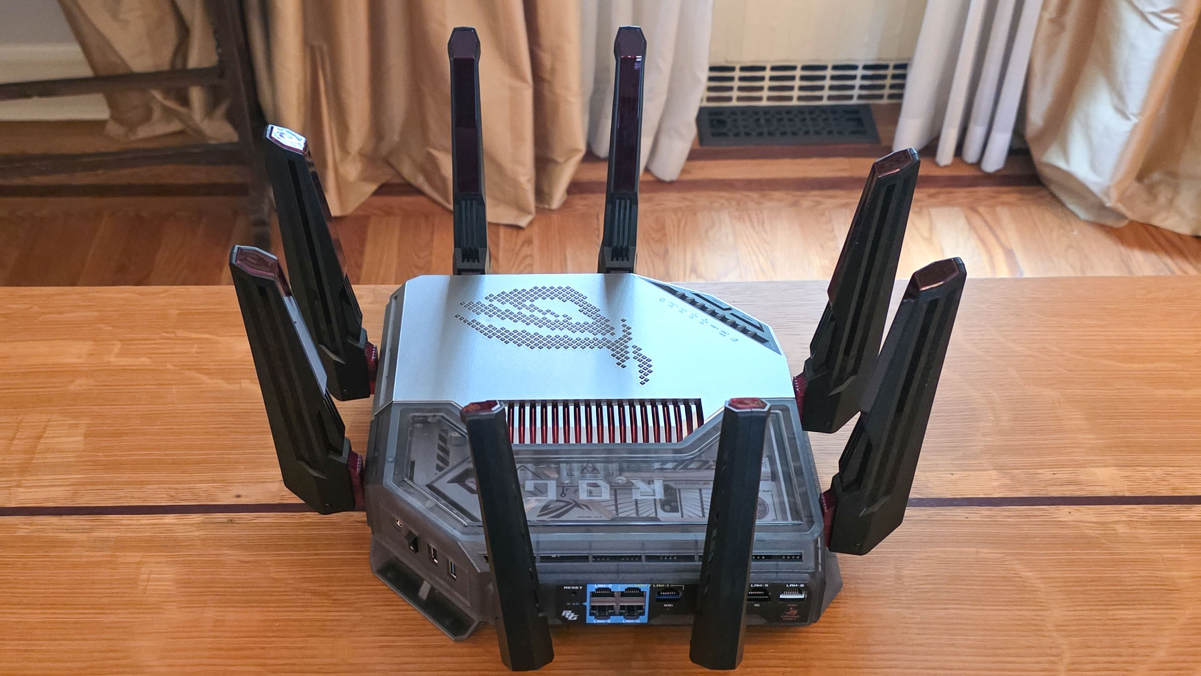 The antennas on the Asus ROG Rapture GT-BN98 Pro gaming router