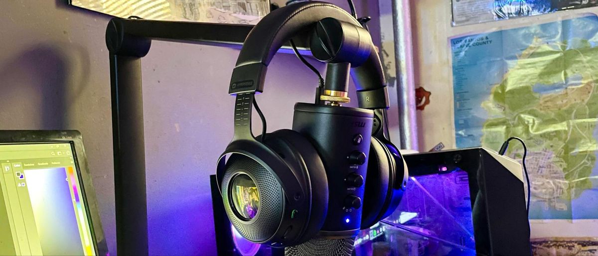  Razer Kraken V3 Pro Wireless Gaming Headset with Haptic  Technology, THX Spatial Audio, 50mm Titanium Drivers, Hybrid Memory Foam  Cushions : Video Games