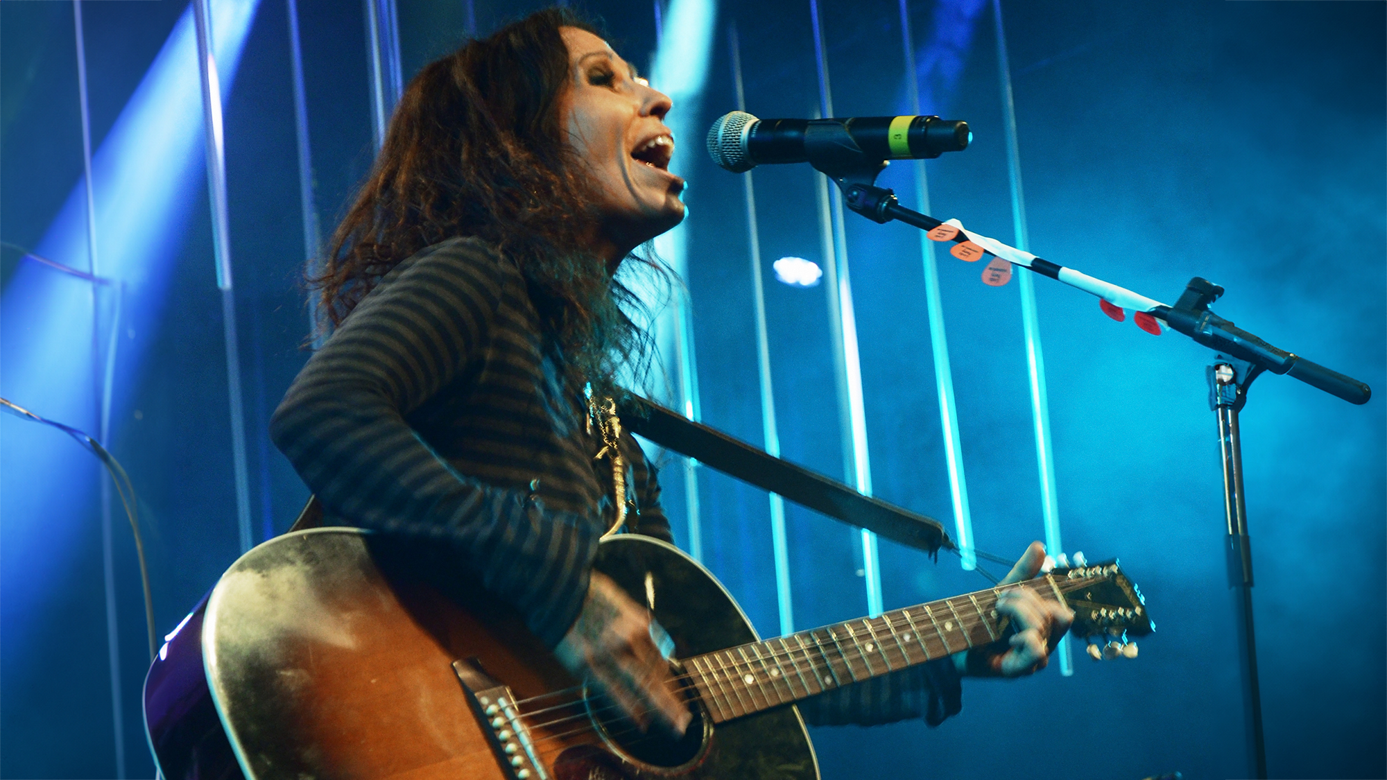 Linda Perry performs at The LA Gay &amp;amp; Lesbian Center's Annual &amp;quot;An Evening With Women&amp;quot; at The Beverly Hilton Hotel on May 10, 2014 in Beverly Hills, California.