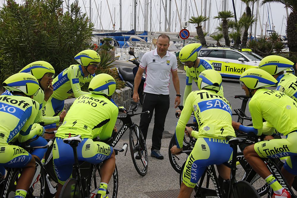 Tinkoff - Saxo get ready to preview the team time trial course