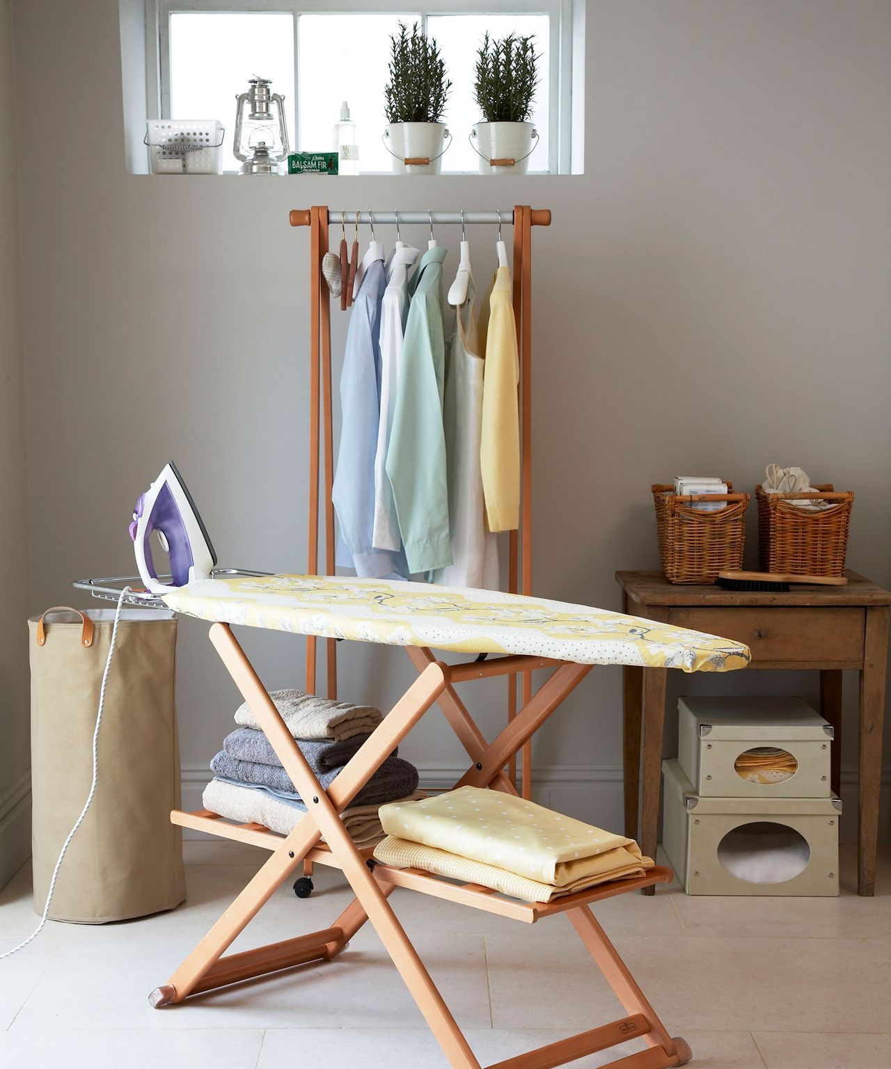 14 Practical Drying Rack ideas to dry clothes quickly and efficiently