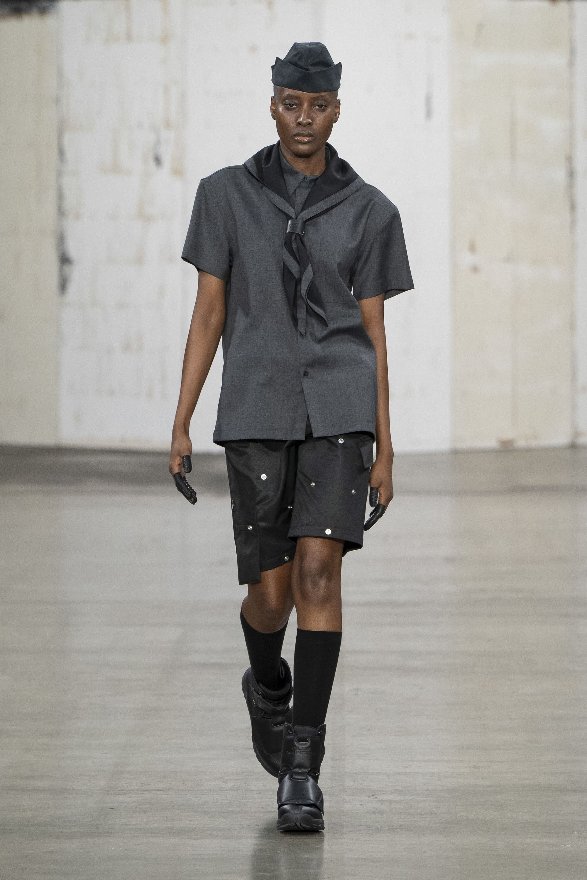 bfkRGsYZq9W98sWf3wsLSL-320-80 ロンドンファッションウィーク2025春夏ハイライト:SSデイリーからチョポヴァ・ロウェナまで