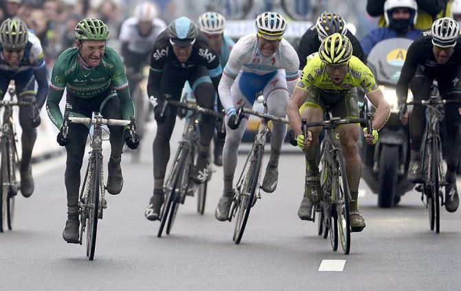 Oscar Gatto (Vini Fantini-Selle Italia) sprints toward the finish