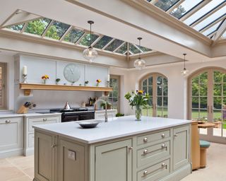 Kitchen conservatory by Vale Garden Houses