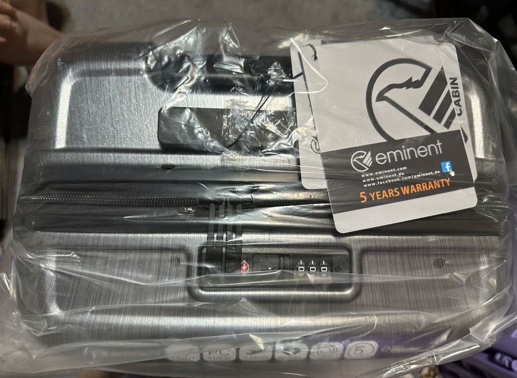 TSMC suitcase listings on Shopee Taiwan