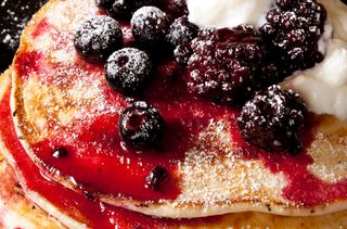 American pancakes with berry compote