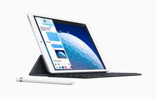 iPad Air (2019) wiht Apple Pencil and Smart Keyboard Case