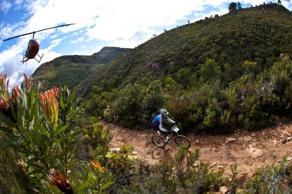 Riders make their way over the Duiwel's Kop Mountains during stage 5