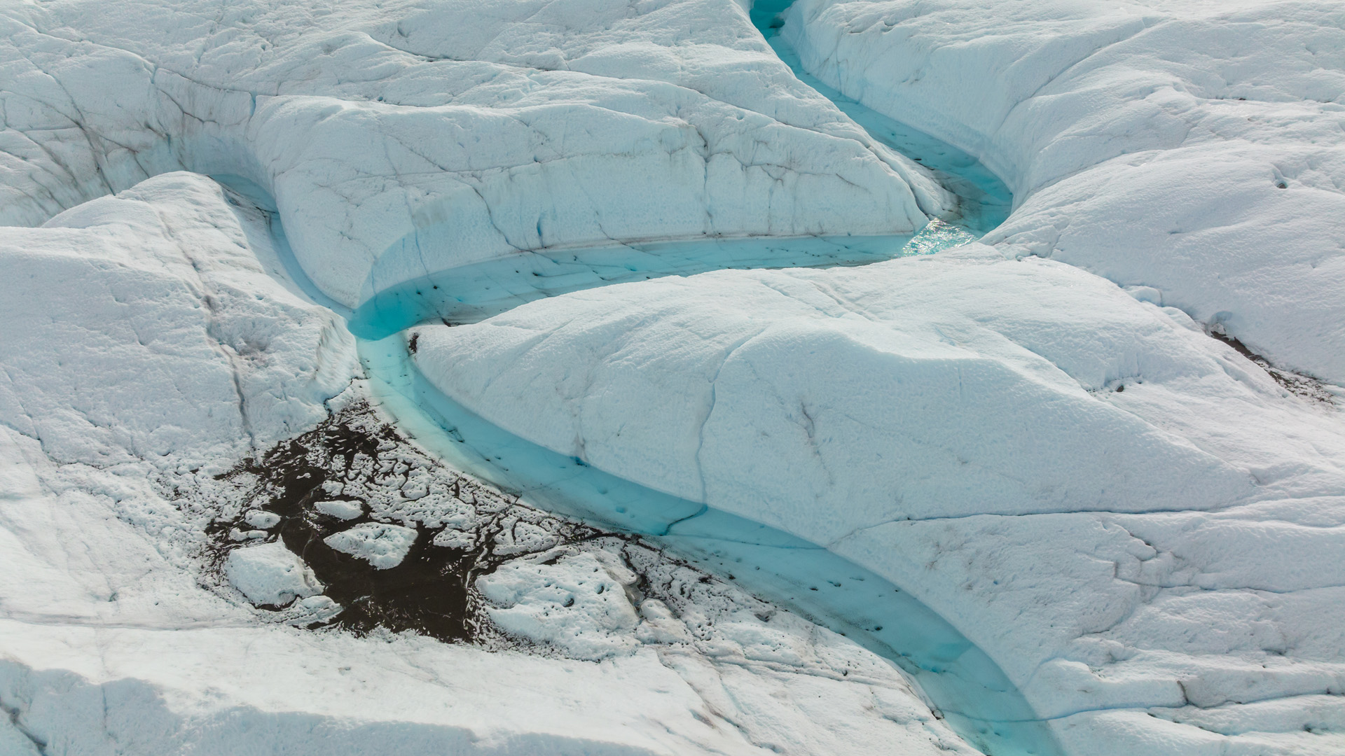 Lagos de agua de deshielo en una capa de hielo de Groenlandia.