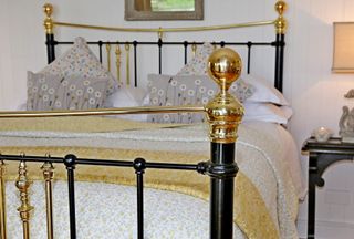Buying an antique bed from victorian dreams