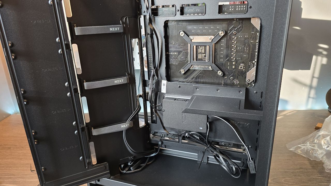 NZXT H9 Flow RGB+ PC case