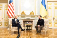 Biden and Zelensky sitting and talking.