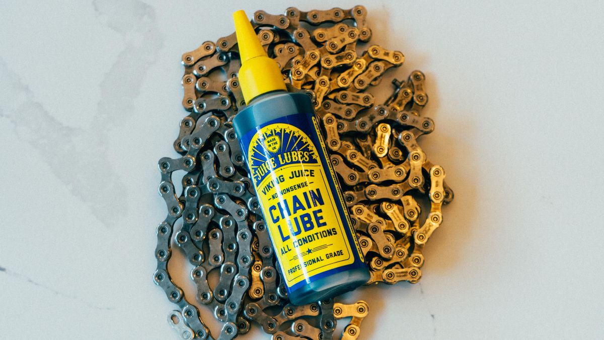 Chain oil