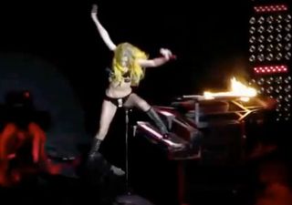 Lady Gaga falls from piano