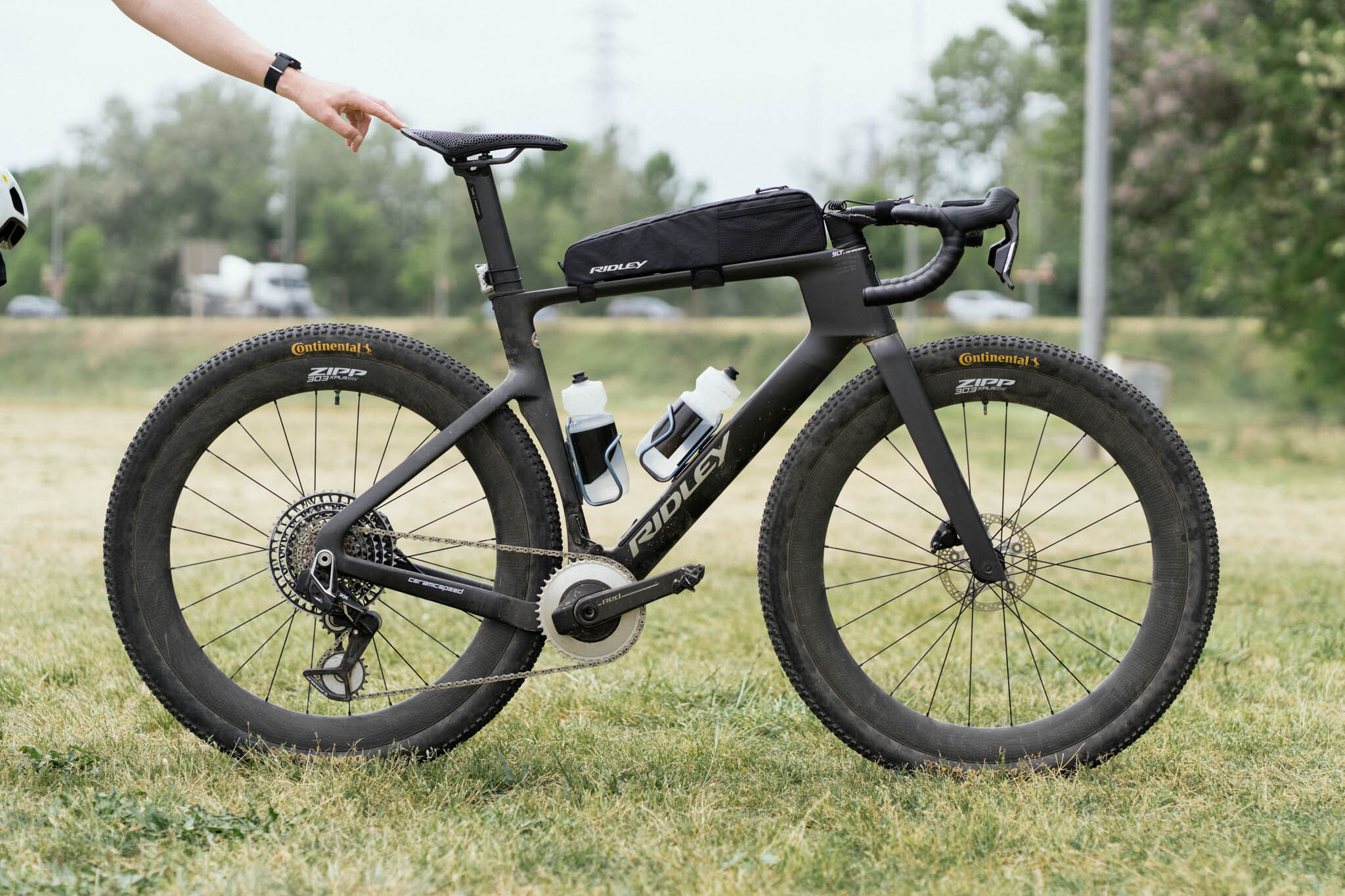 A matte black prototype aero Ridley gravel bike from the Traka 2026