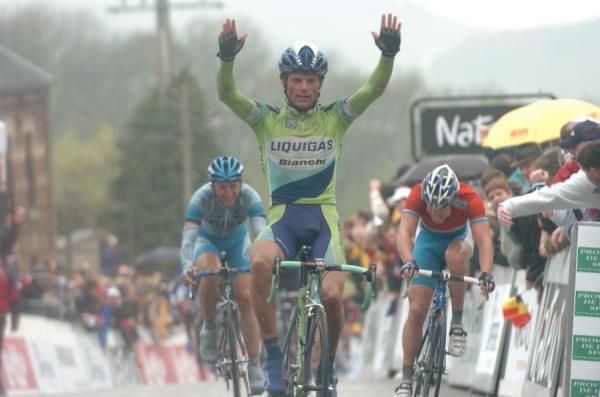 Giro d'Italia winner Danilo Di Luca wins a damp edition of La Fl&egrave;che Wallonne in '05.