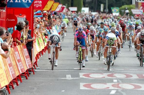 Peter Sagan (Liquigas-Cannondale) pipped Daniele Bennati (Leopard Trek) and Alessandro Petacchi (Lampre-ISD).