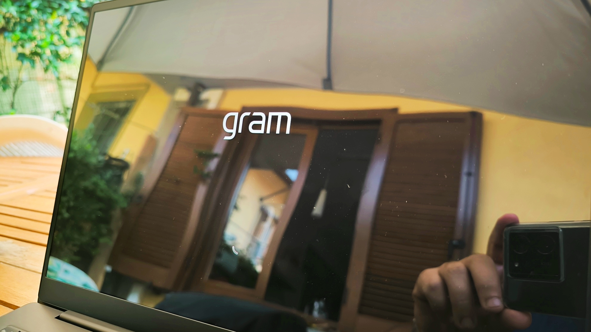 LG Gram Pro 16 OLED