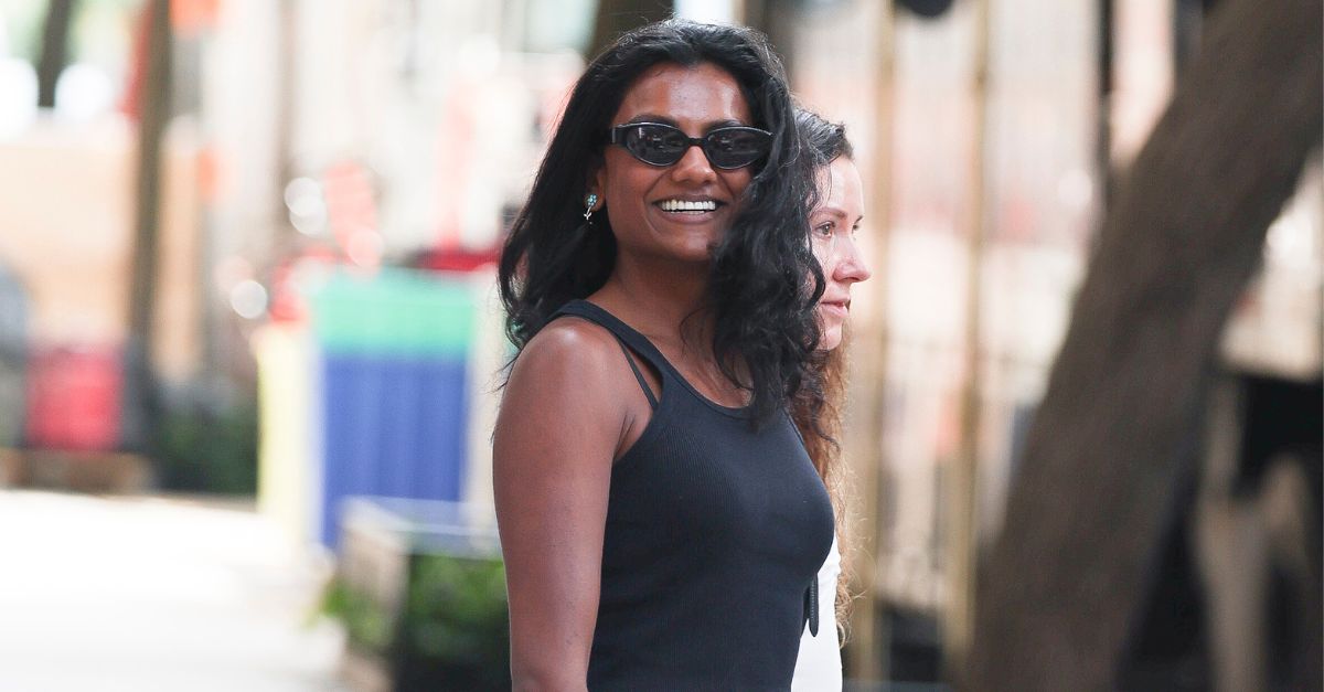 Sorry, Skinny Jeans—This Dated-But-Chic Denim Style Is Getting Ready to Dominate Autumn