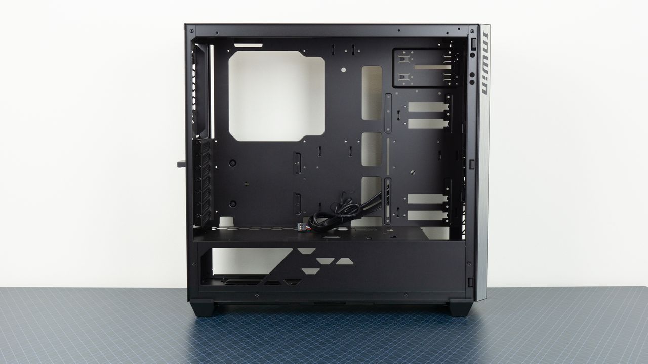 InWin 216