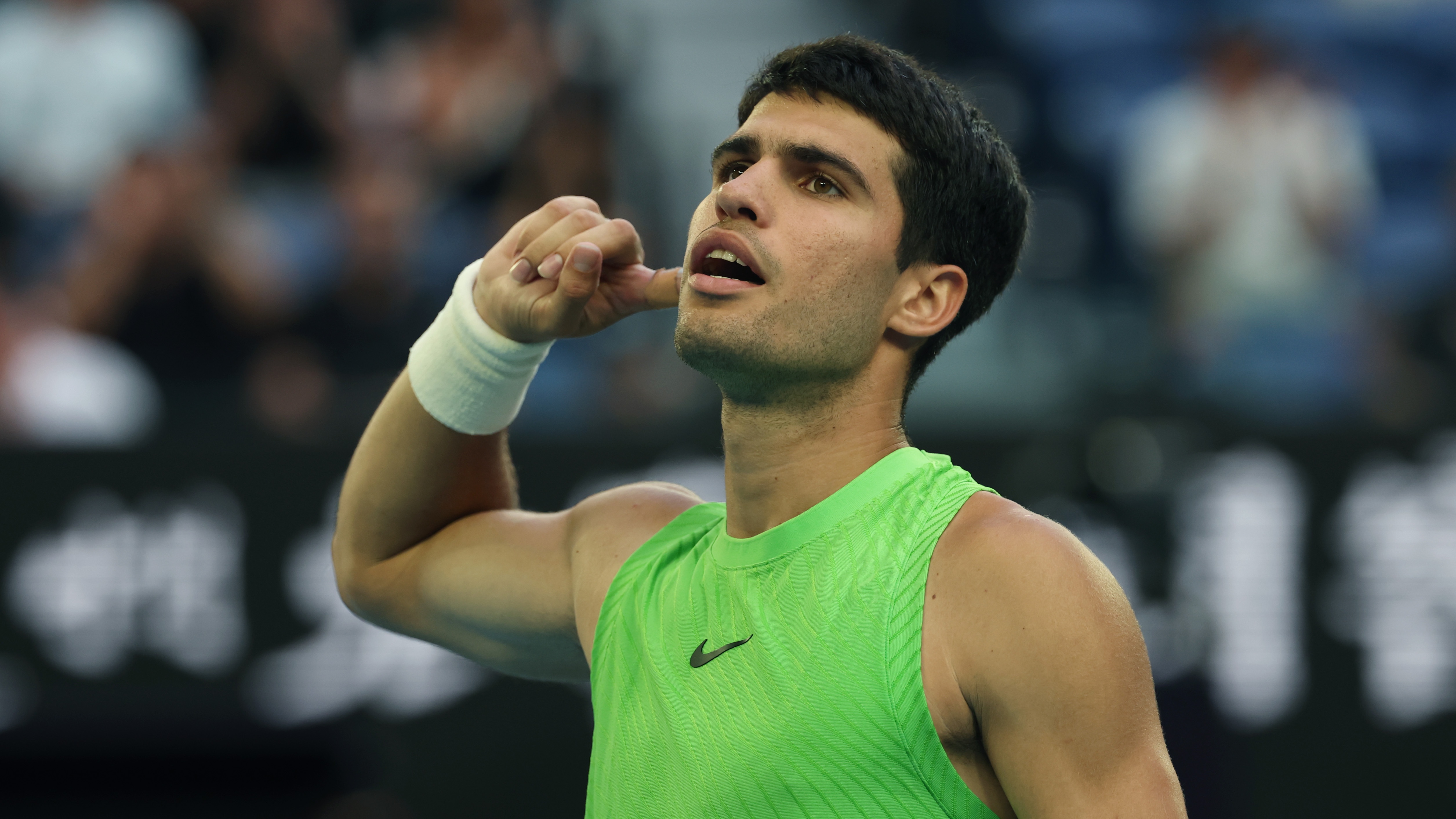 Alcaraz asks for some crowd support