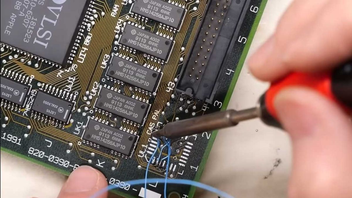 Mac Classic modded to 4MB onboard