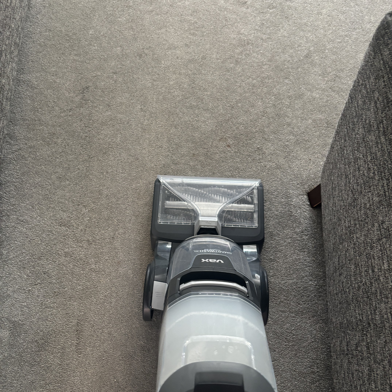 VAX Platinum SmartWash cleaning carpets