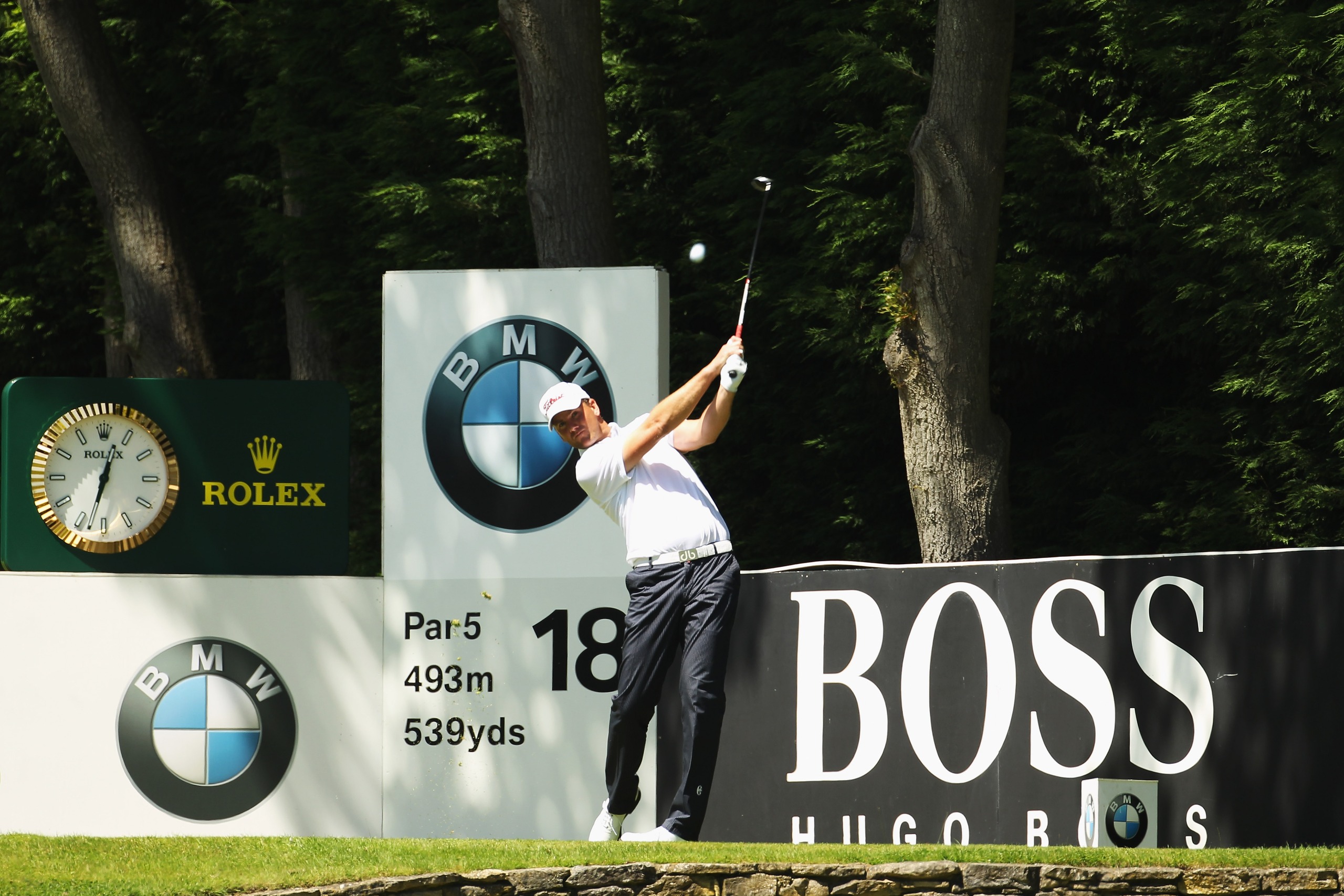 Robert Karlsson hits his tee shot on the 18th hole at the BMW PGA Championship in 2010
