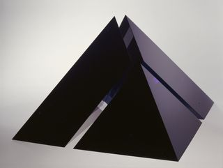Blaue Pyramide
