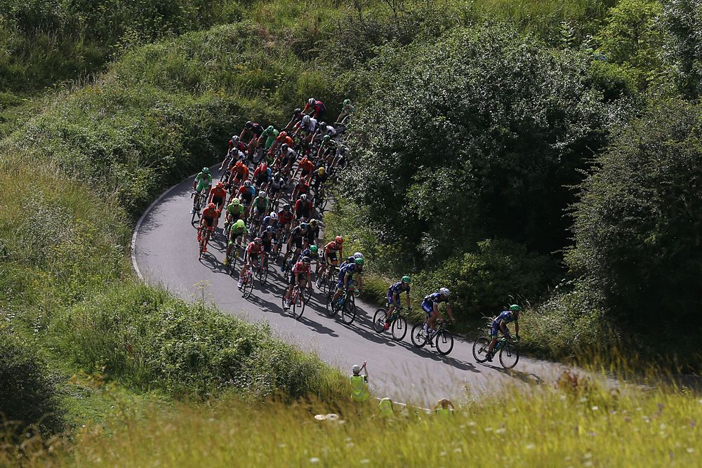 Etixx-QuickStep leads the field into the finale at RideLondon Classic