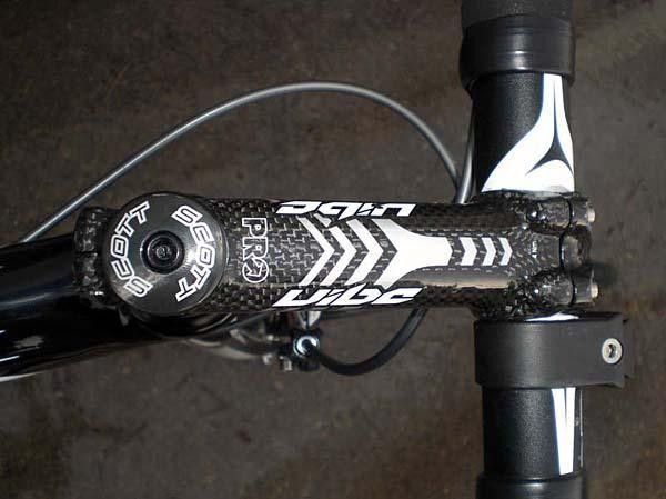 A carbon-wrapped stem replaces last year's all-aluminum version.
