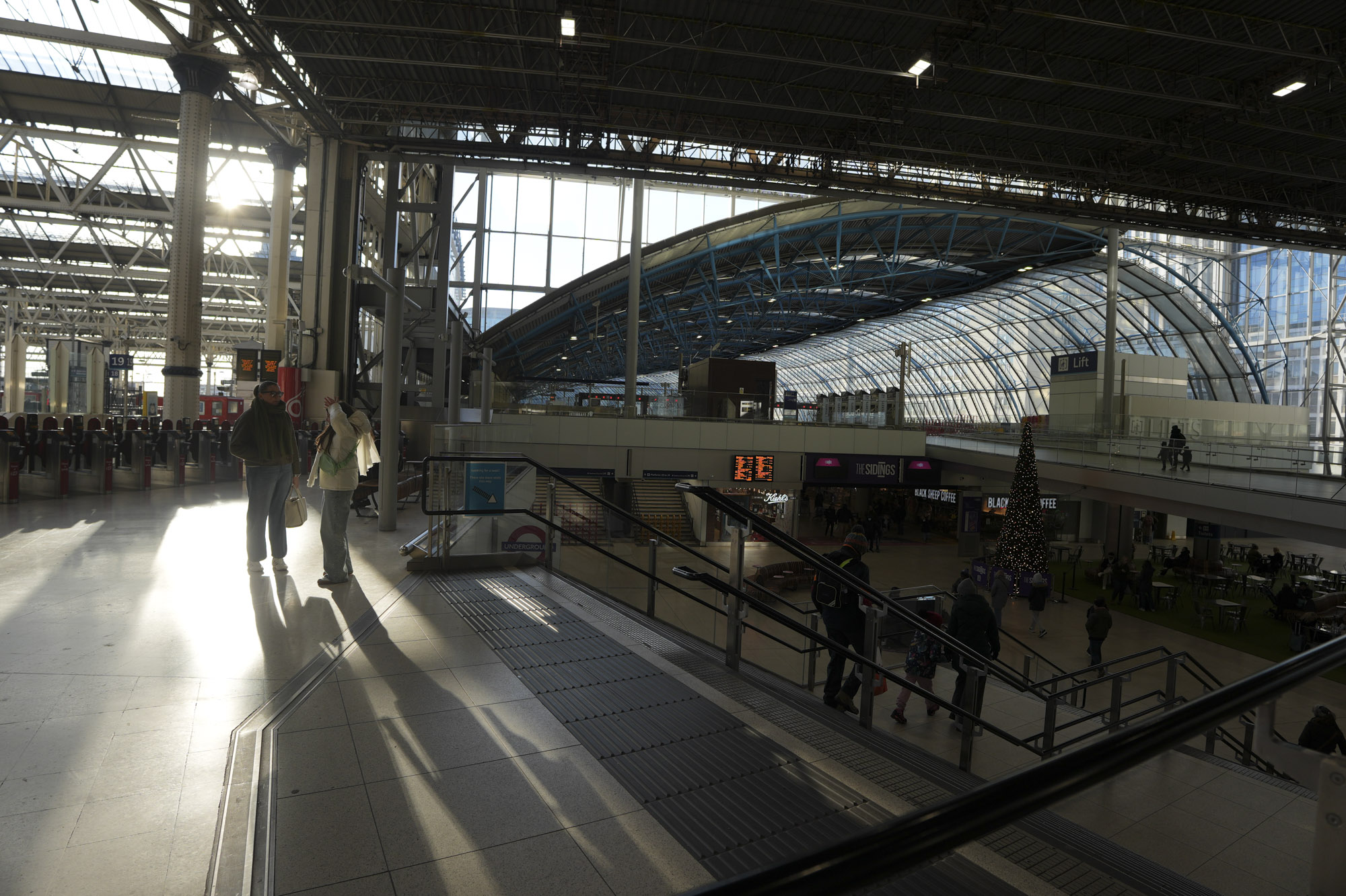 Sigma 12mm f/1.4 DC | C image quality test shot showing architecture and interior performance