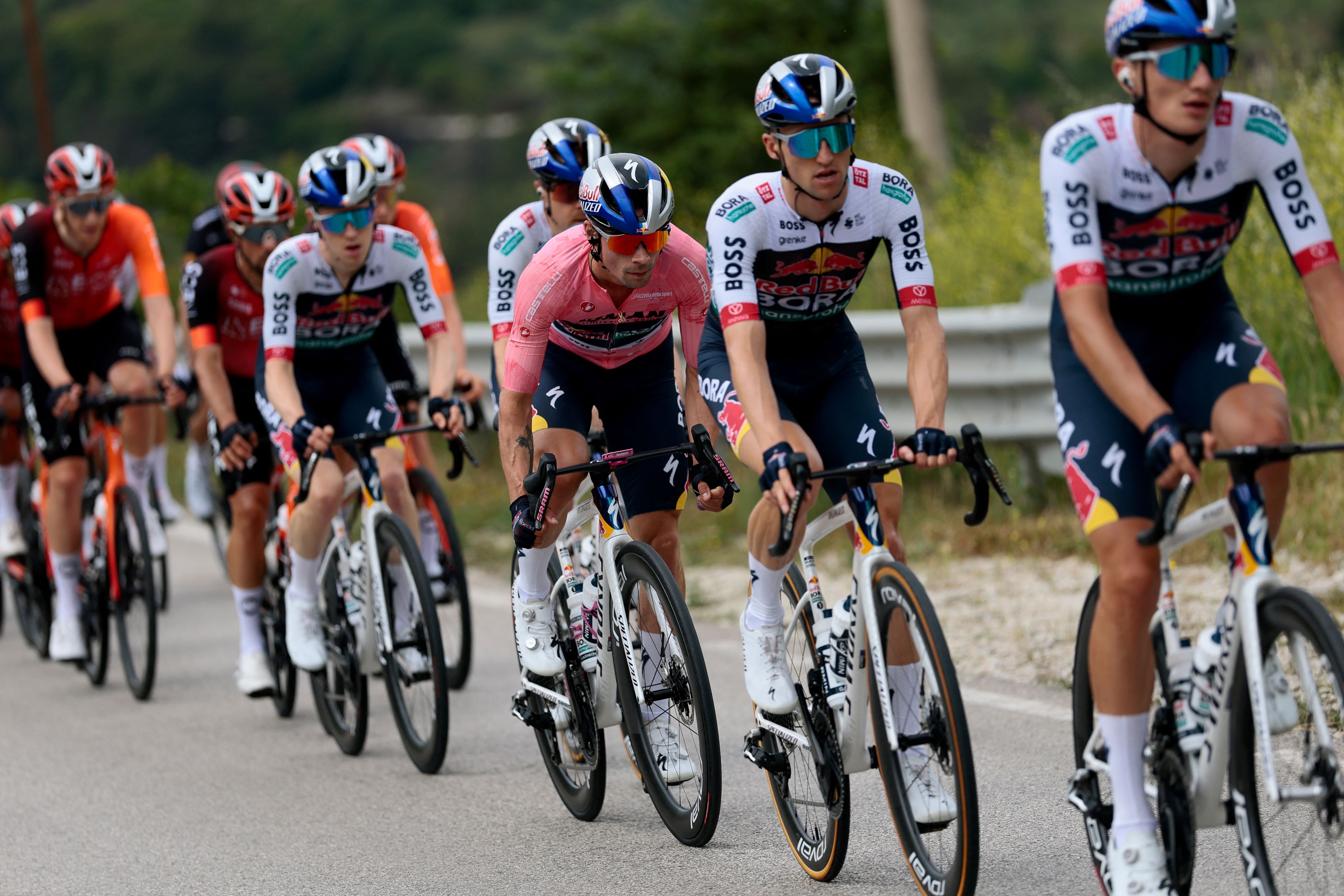 Giro d'Italia Stage 3 Live - Who can take the maglia rosa from Primoz Roglič on the final hilly stage in Albania? 