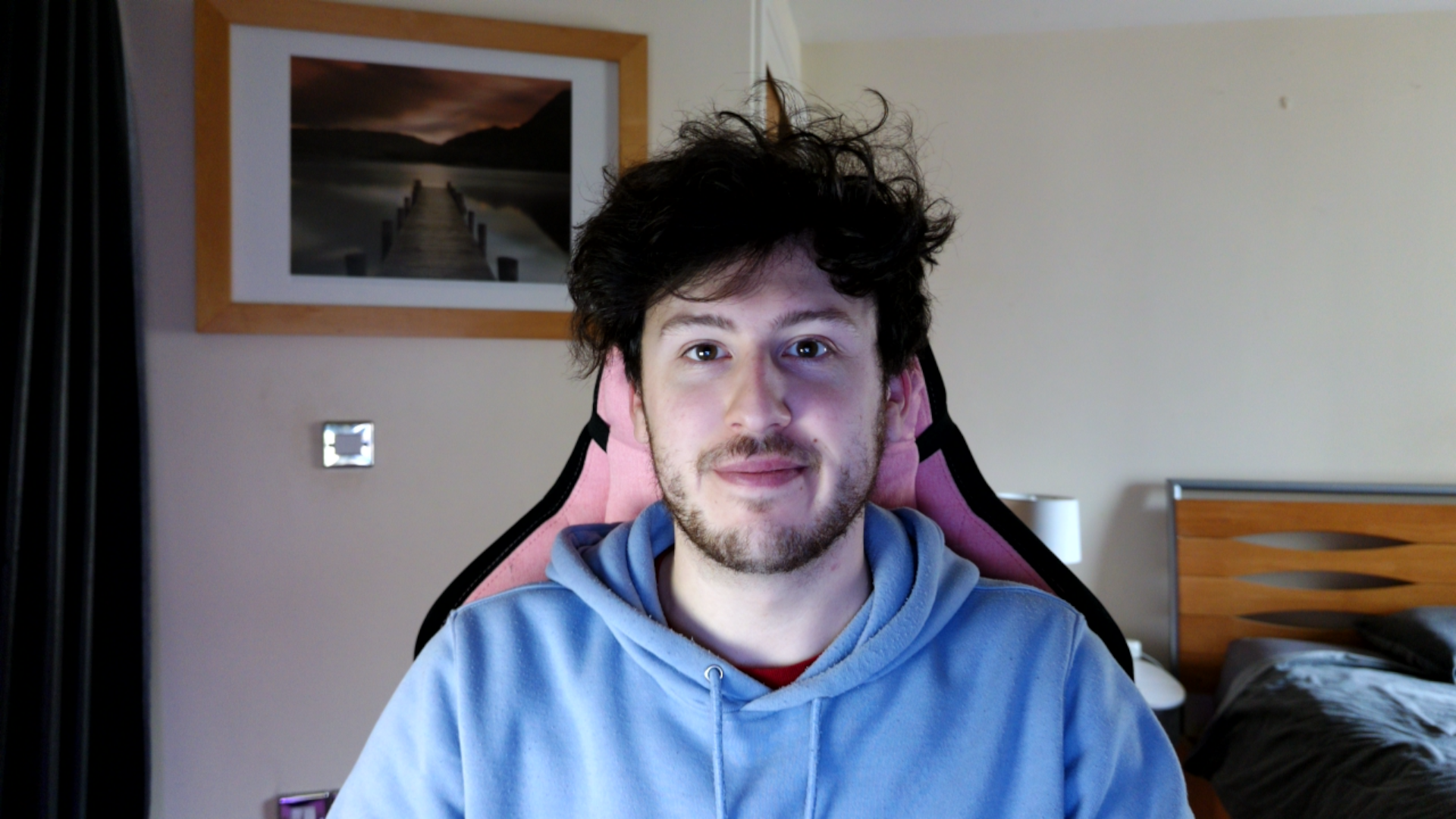 A demo image of the YoloLiv YoloCam S3 in poor lighting conditions