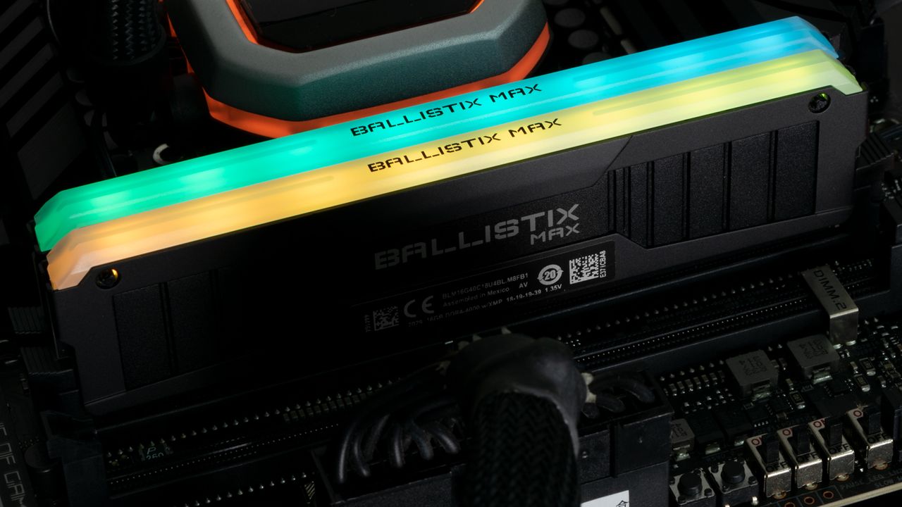 Crucial Ballistix Max RGB DDR4-4000 C18