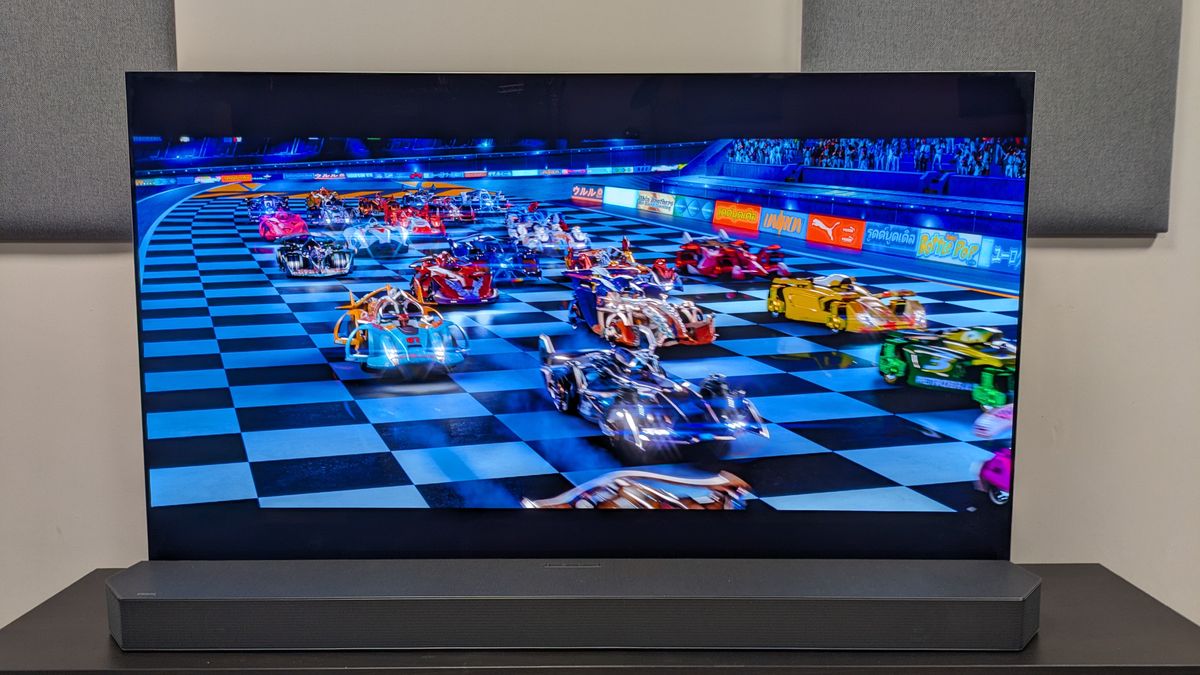 Speed Racer 4K Blu-ray on LG G5 showing cars at the starting line