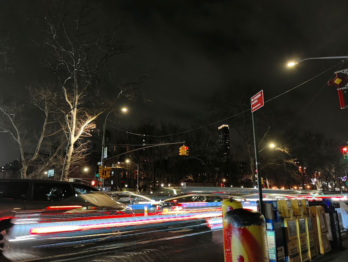 OnePlus 10 Pro Long Exposure street