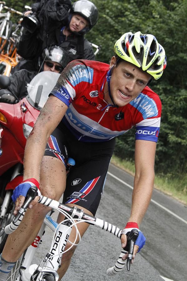 Niki Terpstra (Milram) chases after crashing.