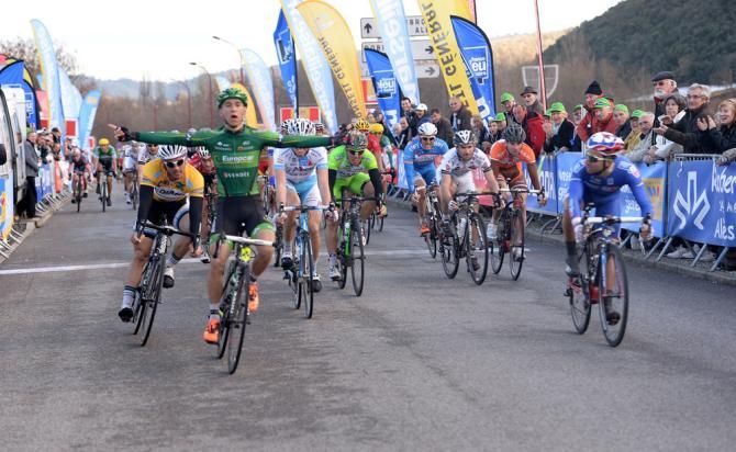 Bryan Coquard (Europcar) won stage 3 at Etoile de Bess&egrave;ges after a tight duel with Nacer Bouhanni (FDJ)