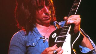 Jeff Beck perform with Oxblood Gibson Les Paul in 1977
