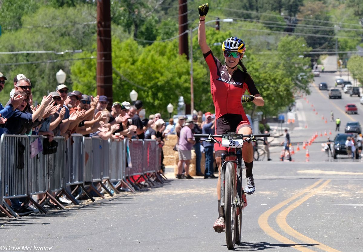 Kate Courtney (Specialized) takes the win by ten minutes and collects a $5000 first prize