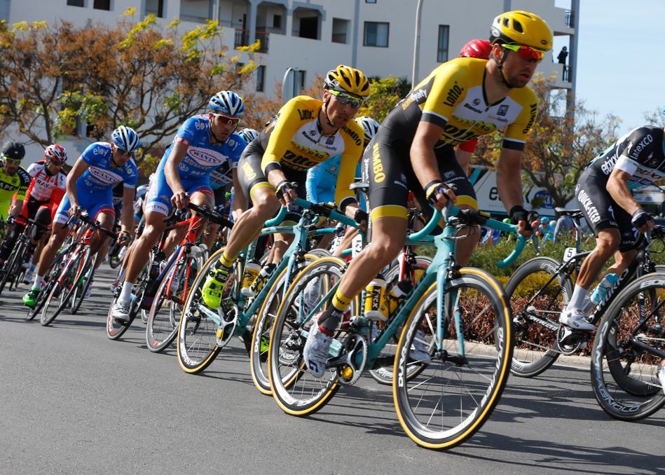 Action at the Volta ao Algarve on stage 5